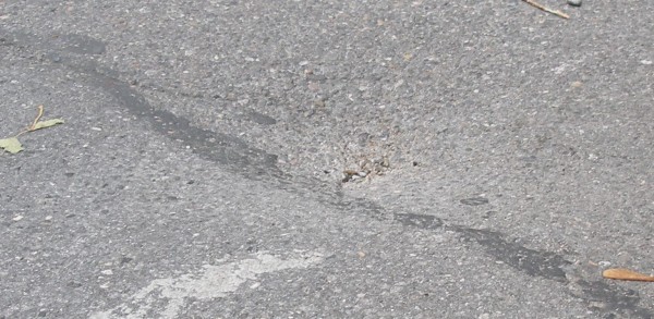 Ort: Fussgängerstreifen Einfahrt Neustadtstrasse vor Hallenbad