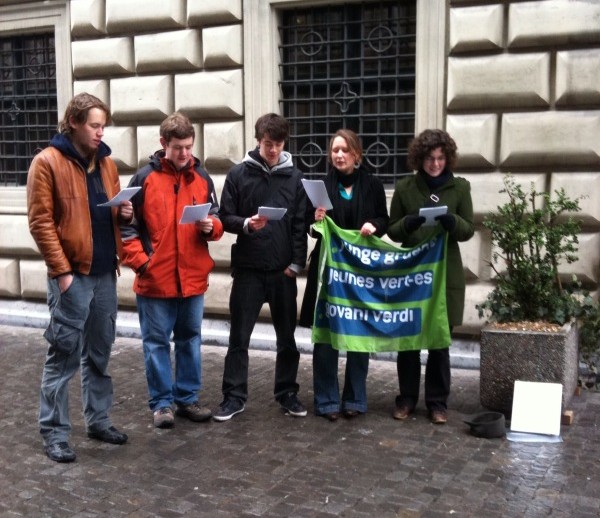 Konzert der Jungen Grünen vor der Kantonsratsdebatte Junge Grüne beim Singen