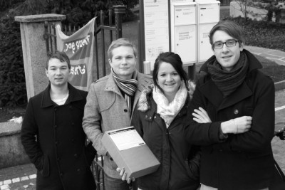 Junge Gr&uuml;ne bei der Einreichung der Initiative